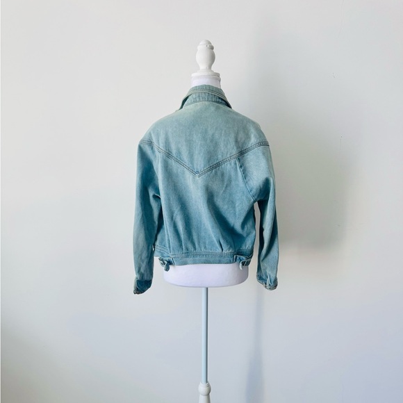 Brandy Melville Isabelle Cropped Denim Jacket 💙 - Picture 10 of 12